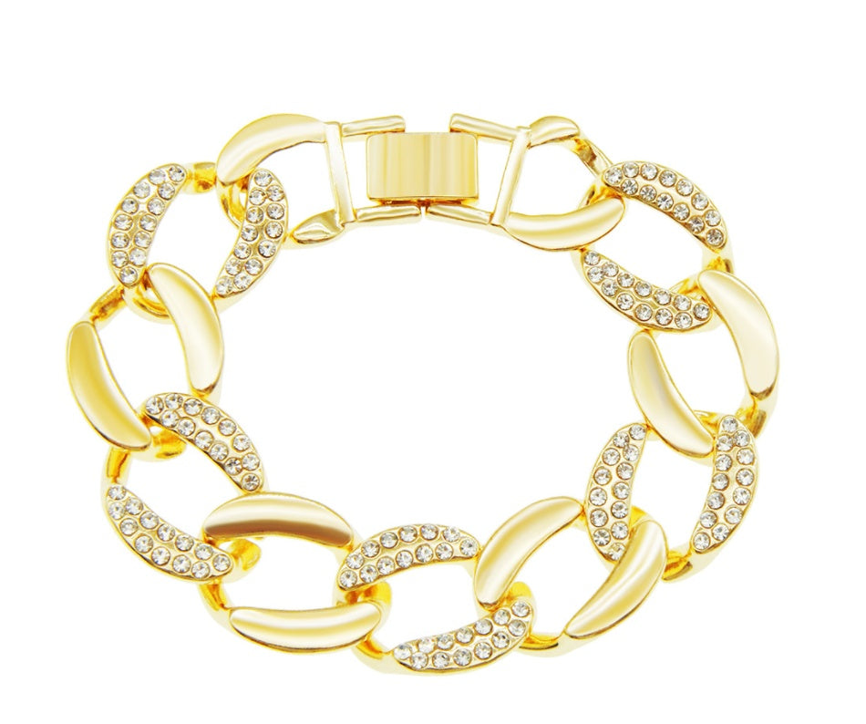 Style Wide Diamond-Studded Cuban Chain Bracelet