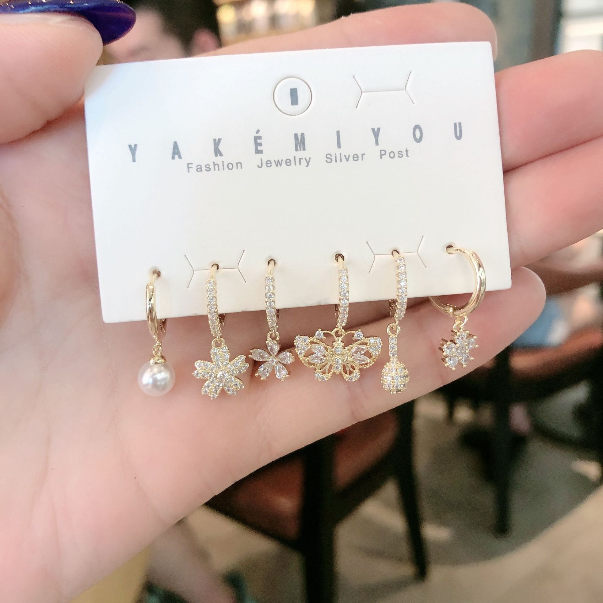 Butterfly daisy flower earrings