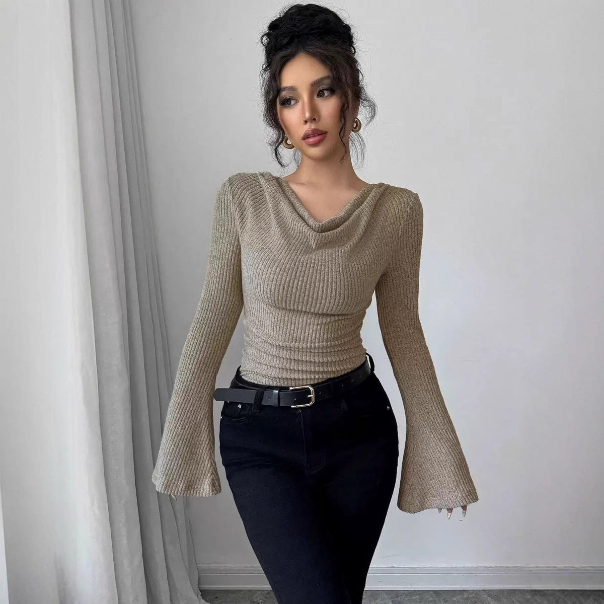 Off-the-shoulder Slim Knit Long-sleeved Top