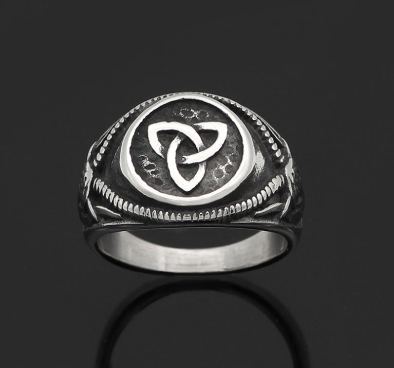 Domineering vintage ring