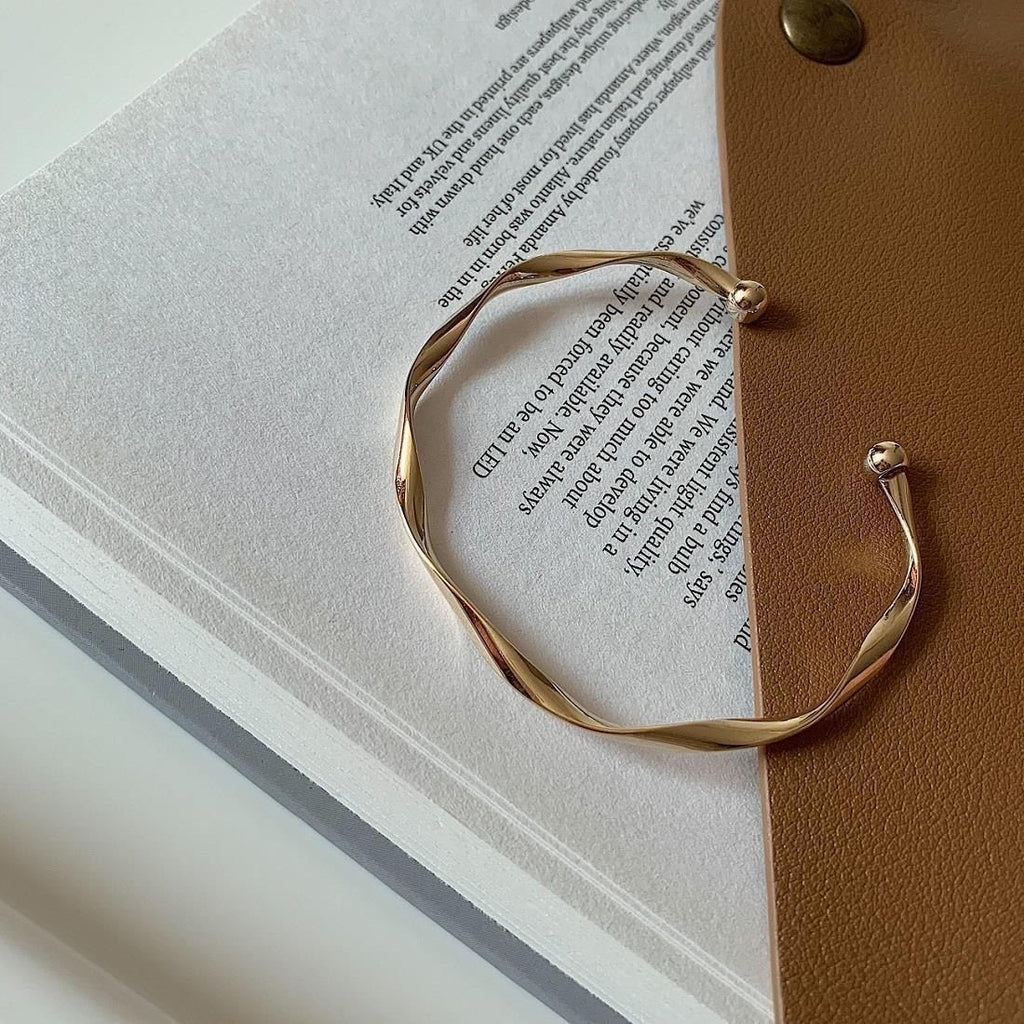 Simple Special-interest Design Bracelet